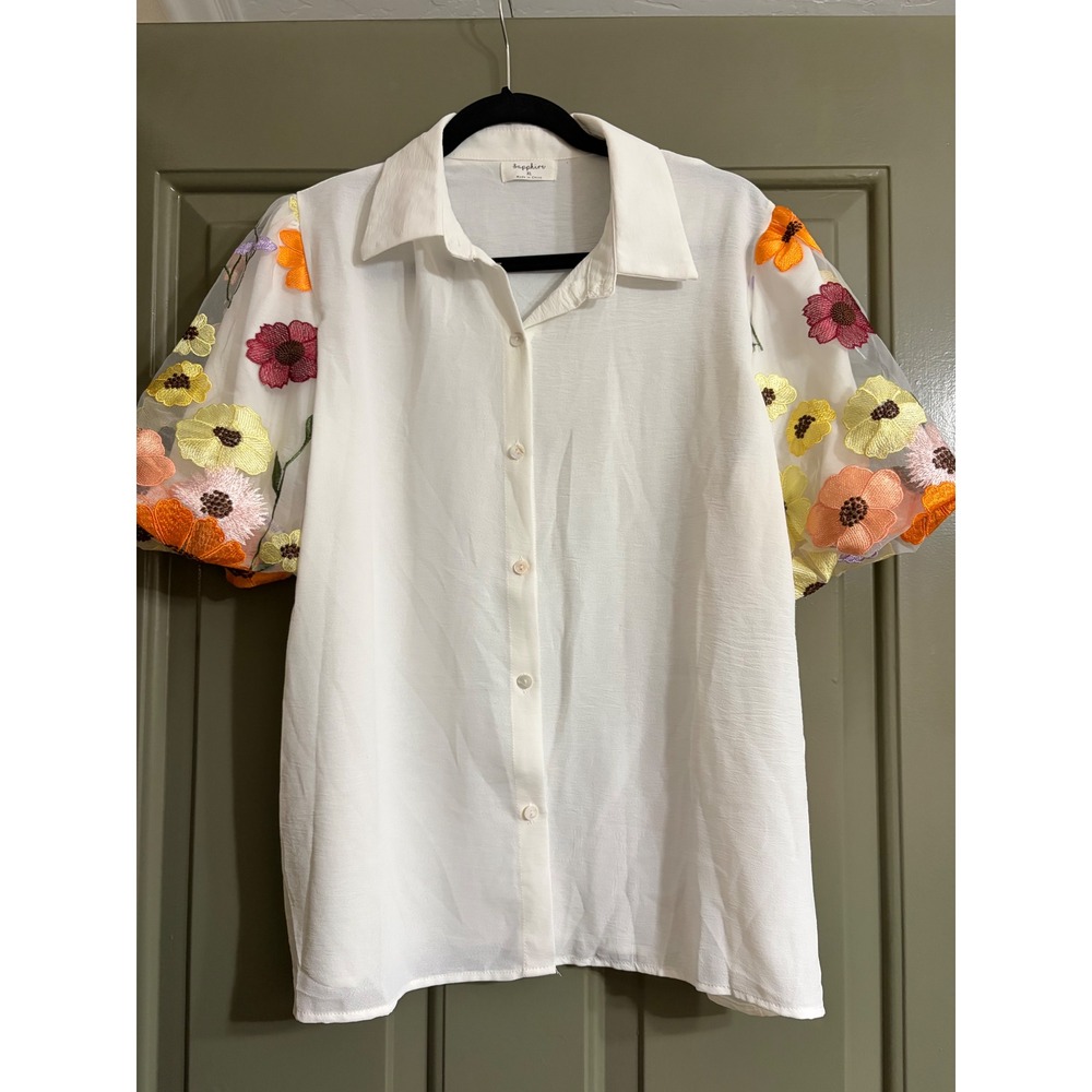 Sapphire | Floral Embroidered Mesh Puff Sleeve Button Down | XL || White|